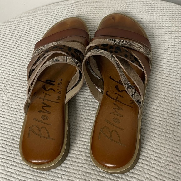 Blowfish Malibu Strappy Sandals Brown Tan Snake Skin Print 7 1/2 - Picture 2 of 5